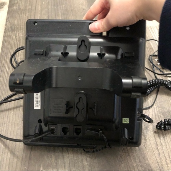 AT&T Corded Telephone with Caller ID -‎ Silver/Black (AT ML17929) three phones - Picture 6 of 7